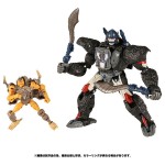 Transformers War for Cybertron WFC 19 Optimus Primal with Rattrap Takara Tomy