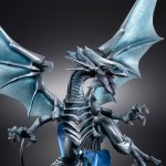ART WORKS MONSTERS Yu-Gi-Oh! Duel Monsters Blue Eyes White Dragon Holographic Edition Figure MegaHouse